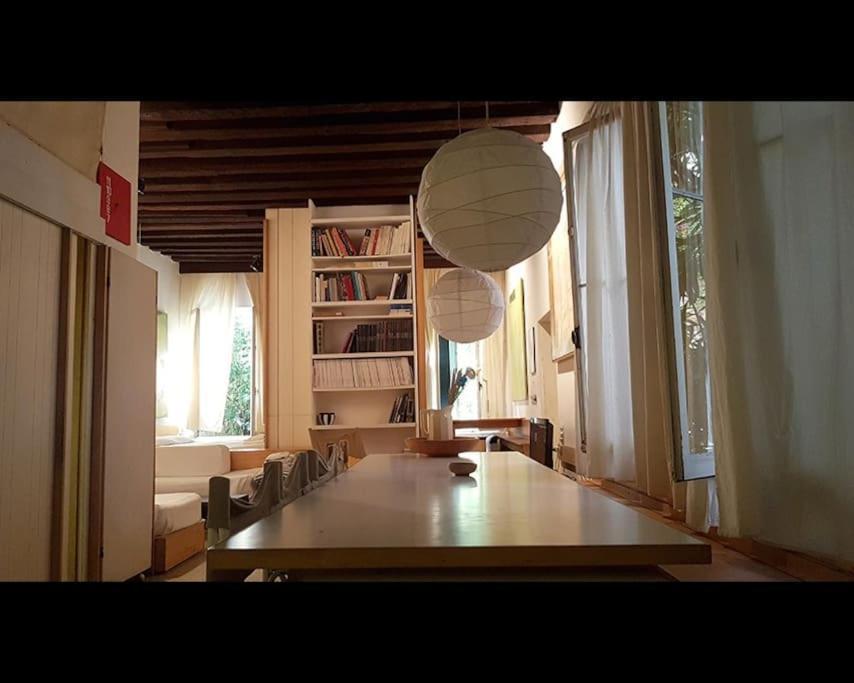 Apartamento Open Space A Fra Architettura E Pittura, Fra Moderno E Antico *