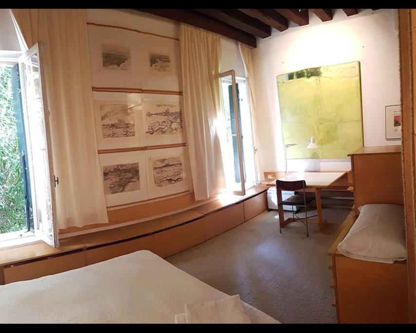 Apartamento Open Space A Fra Architettura E Pittura, Fra Moderno E Antico *