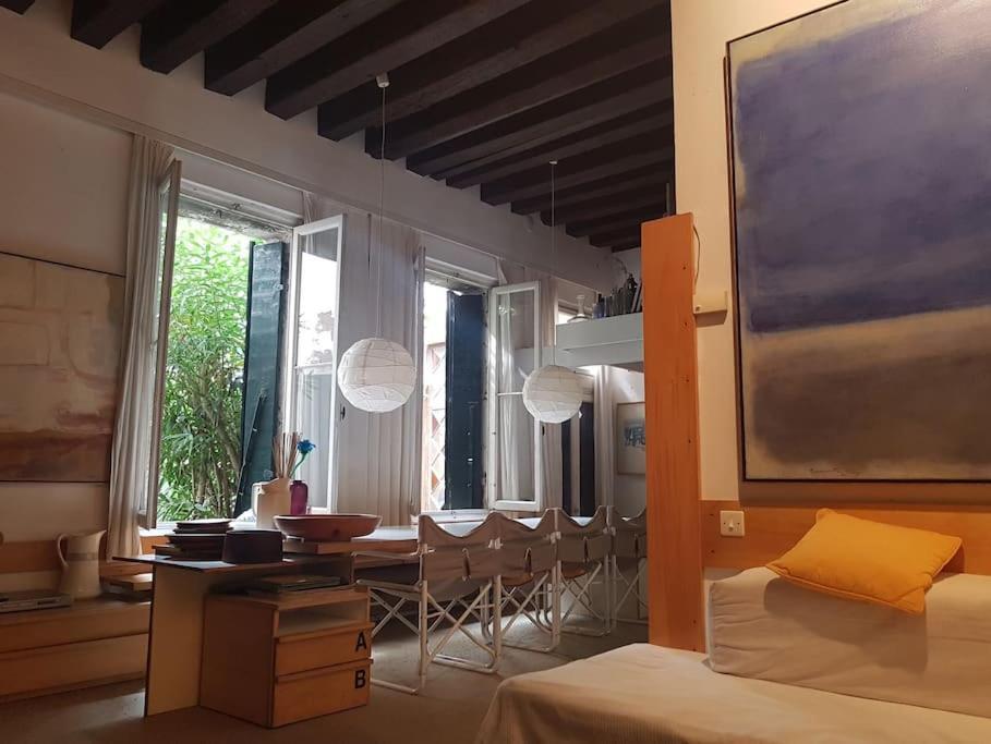 Open Space A Fra Architettura E Pittura, Fra Moderno E Antico Apartamento *