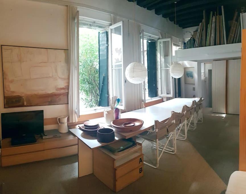 Apartamento Open Space A Fra Architettura E Pittura, Fra Moderno E Antico *